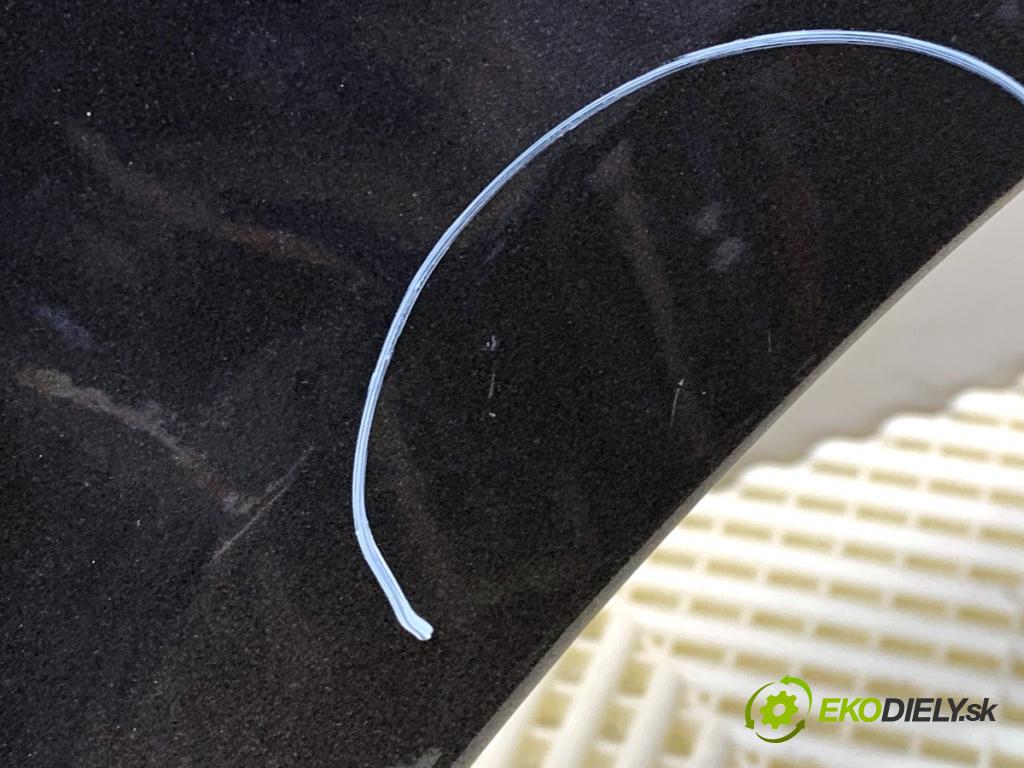 PEUGEOT 308 II liftback 2020 96 kW 1.2 THP 130 1199 blatník pravý přední část EVLC