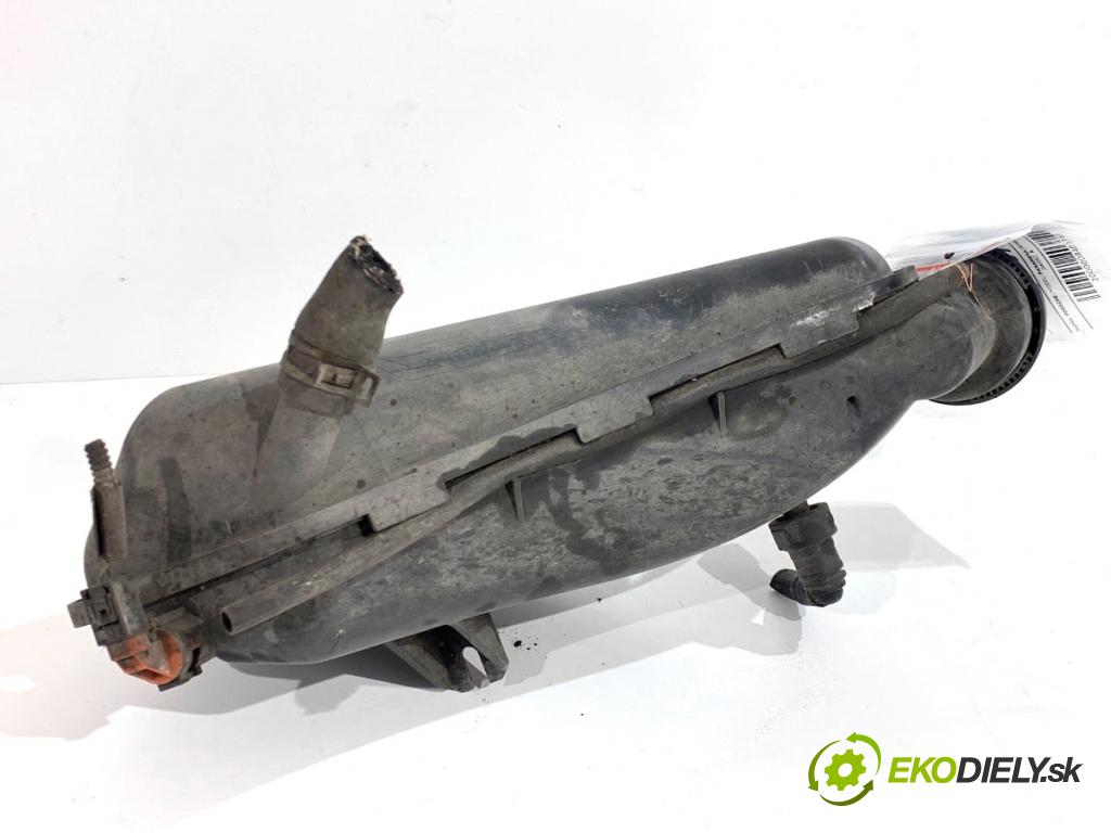 PORSCHE PANAMERA liftback 2010 294 kW 4.8 4S 4806 nádržka vyrovnávací kapaliny chadicího 97010605103