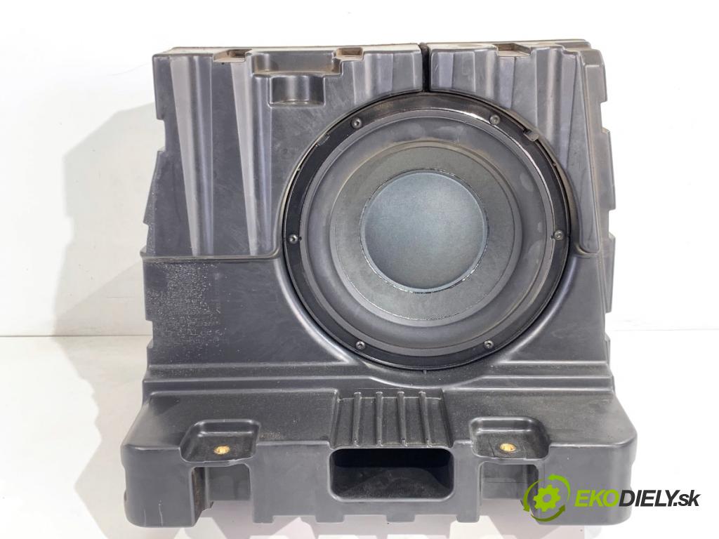PORSCHE PANAMERA liftback 2010 294 kW 4.8 4S 4806 subwoofer 97064556503 (Audio zařízení)
