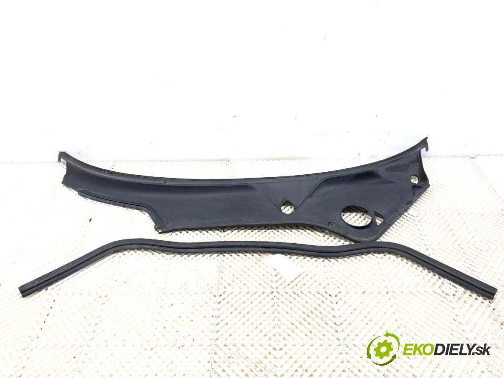 PORSCHE PANAMERA liftback 2010 294 kW 4.8 4S 4806 Torpédo, plast pod čelné okno 97055556302 (Torpédo (plast pod čelným sklom))