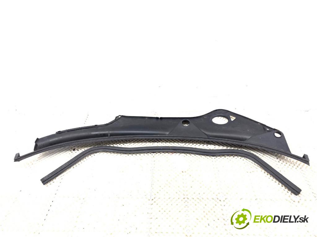 PORSCHE PANAMERA liftback 2010 294 kW 4.8 4S 4806 Torpédo, plast pod čelné okno 97055556302 (Torpédo (plast pod čelným sklom))