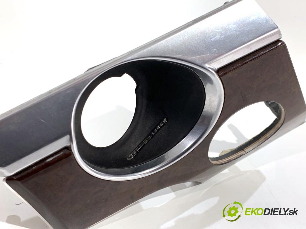 PORSCHE PANAMERA liftback 2010 294 kW 4.8 4S 4806 lišty kryt 97055238601 97055238101 (Lišta)