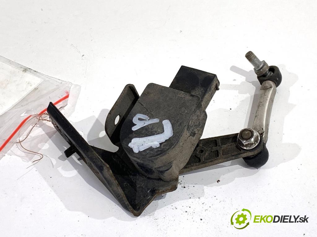 PORSCHE PANAMERA liftback 2010 294 kW 4.8 4S 4806 snímač ÚROVEŇ: XENON přední část levý