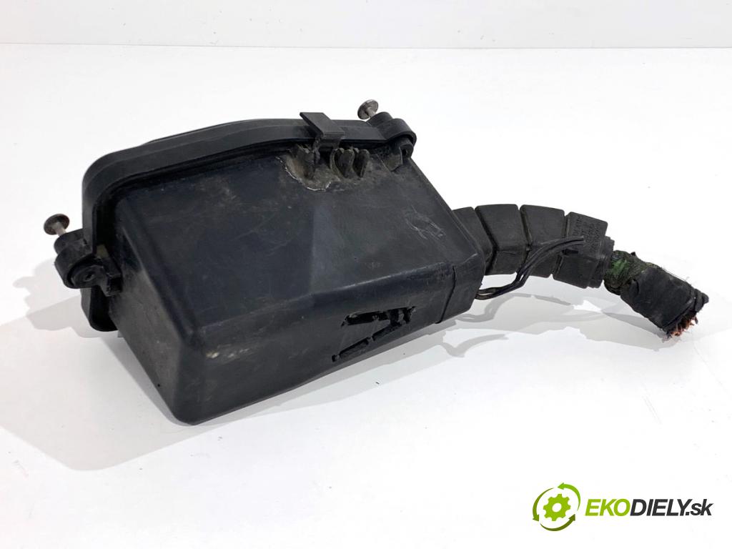 PORSCHE PANAMERA liftback 2010 294 kW 4.8 4S 4806 Skrinka poistková 97061044500 (Poistková skrinka)