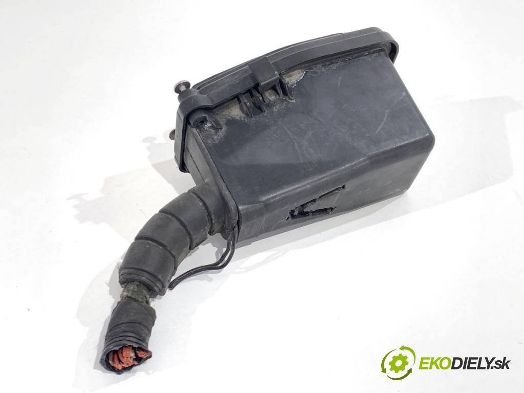 PORSCHE PANAMERA liftback 2010 294 kW 4.8 4S 4806 Skrinka poistková 97061044500 (Poistková skrinka)