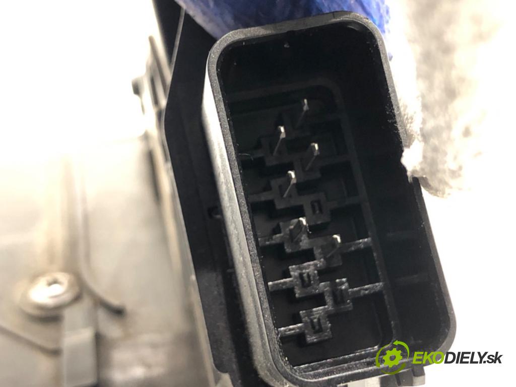 FORD MONDEO MK4 Kombi 2007 92 kW 1.8 TDCi 1753 zámok dveře pravý přední část 6M2A-R21812-AC