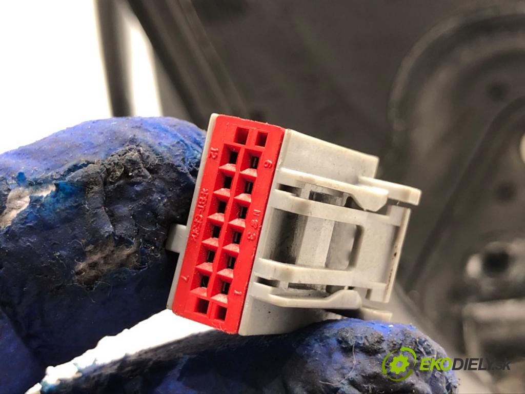 FORD MONDEO MK4 Kombi 2007 92 kW 1.8 TDCi 1753 zpětné zrcátko levý