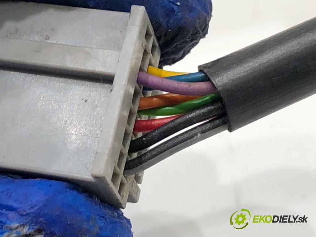 FORD MONDEO MK4 Kombi 2007 92 kW 1.8 TDCi 1753 zpětné zrcátko levý