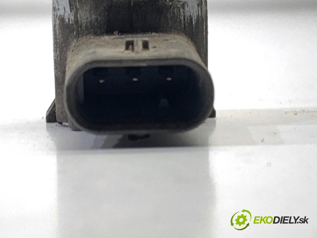 FORD MONDEO MK4 Kombi 2007 92 kW 1.8 TDCi 1753 snímač PDC 6W83-15K859-CB