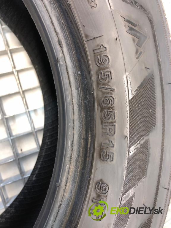 --- ---      PNEUMATIKY: zima 2X 195/65 15" ZEETEX