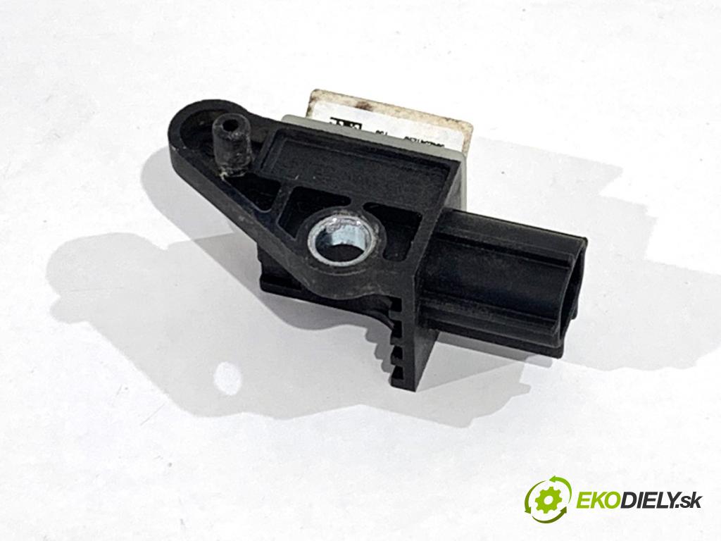 PORSCHE PANAMERA liftback 2010 294 kW 4.8 4S 4806 Snímač nárazu 97061822102 (Snímač nárazu)