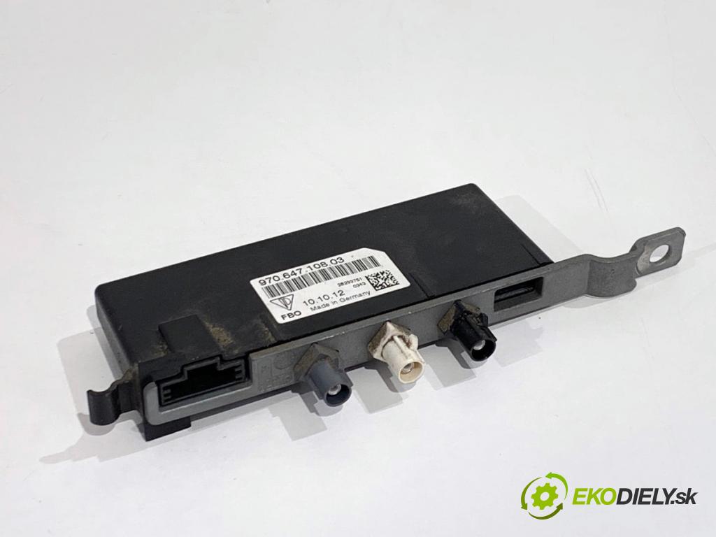 PORSCHE PANAMERA liftback 2010 294 kW 4.8 4S 4806 ANTENA zesilovač Antenní: 97064710803