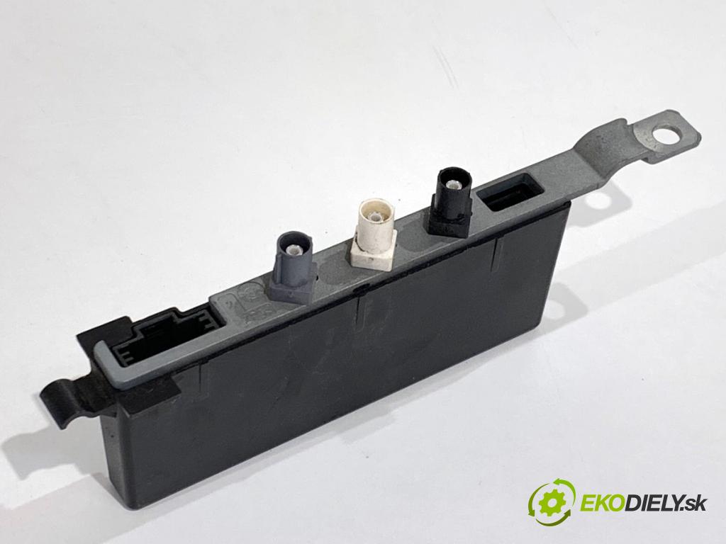 PORSCHE PANAMERA liftback 2010 294 kW 4.8 4S 4806 ANTENA zesilovač Antenní: 97064710803