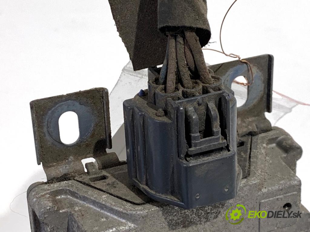 PORSCHE PANAMERA liftback 2010 294 kW 4.8 4S 4806 modul pumpy paliva 97061815102