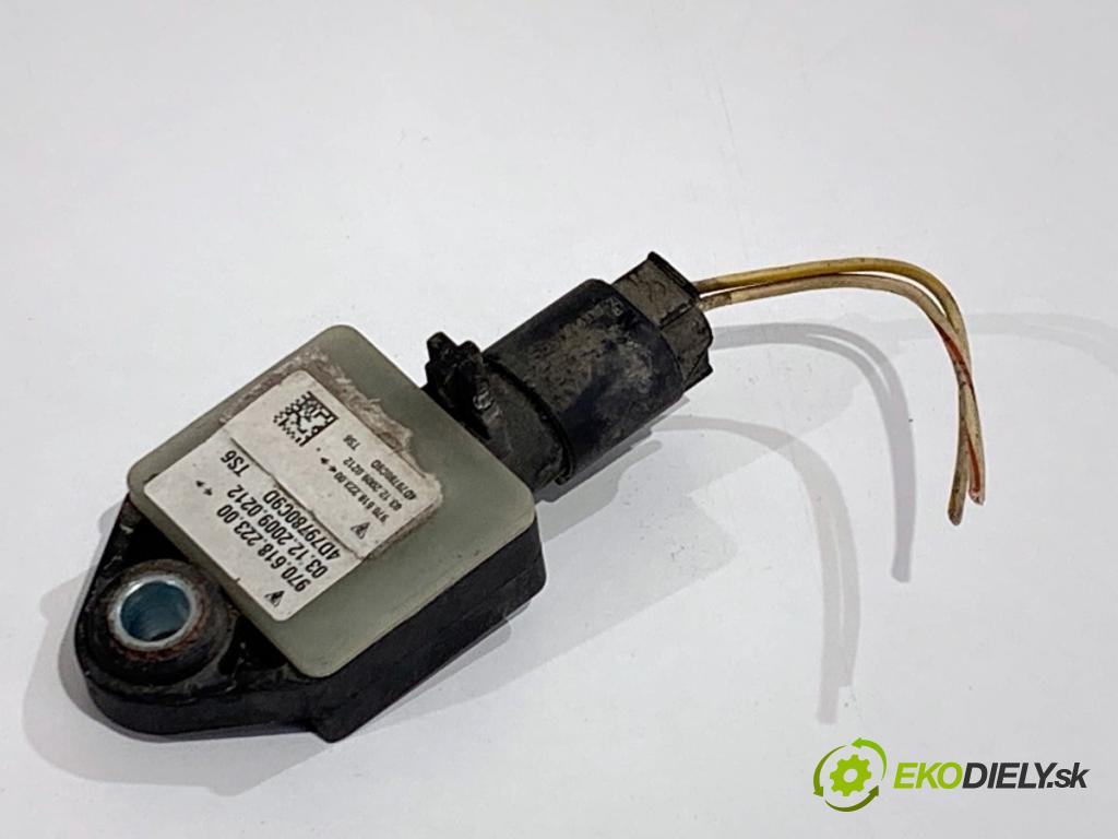 PORSCHE PANAMERA liftback 2010 294 kW 4.8 4S 4806 Snímač nárazu 97061822300 (Snímač nárazu)