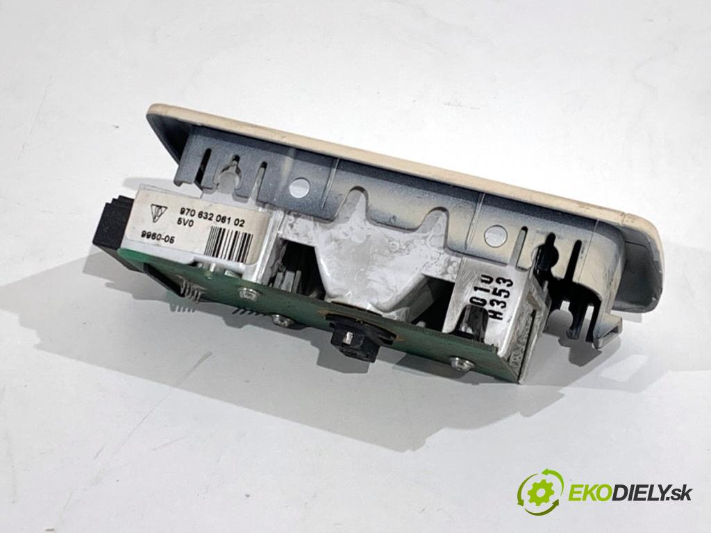 PORSCHE PANAMERA liftback 2010 294 kW 4.8 4S 4806 světlo stropní zadní část 97063206102