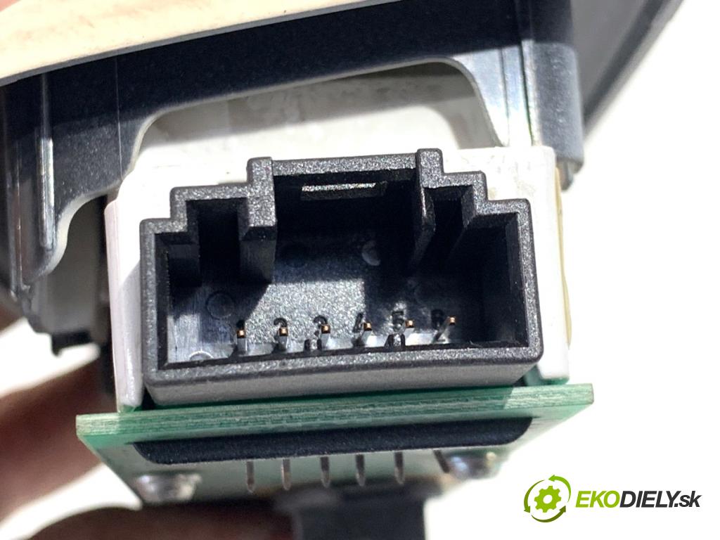 PORSCHE PANAMERA liftback 2010 294 kW 4.8 4S 4806 světlo stropní zadní část 97063206102