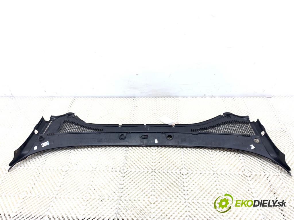 SKODA SUPERB III Kombi 2020 160 kW 1.4 TSI iV 1395 Torpédo, plast pod čelné okno 3V2819415 3V1819416 (Torpédo (plast pod čelným sklom))