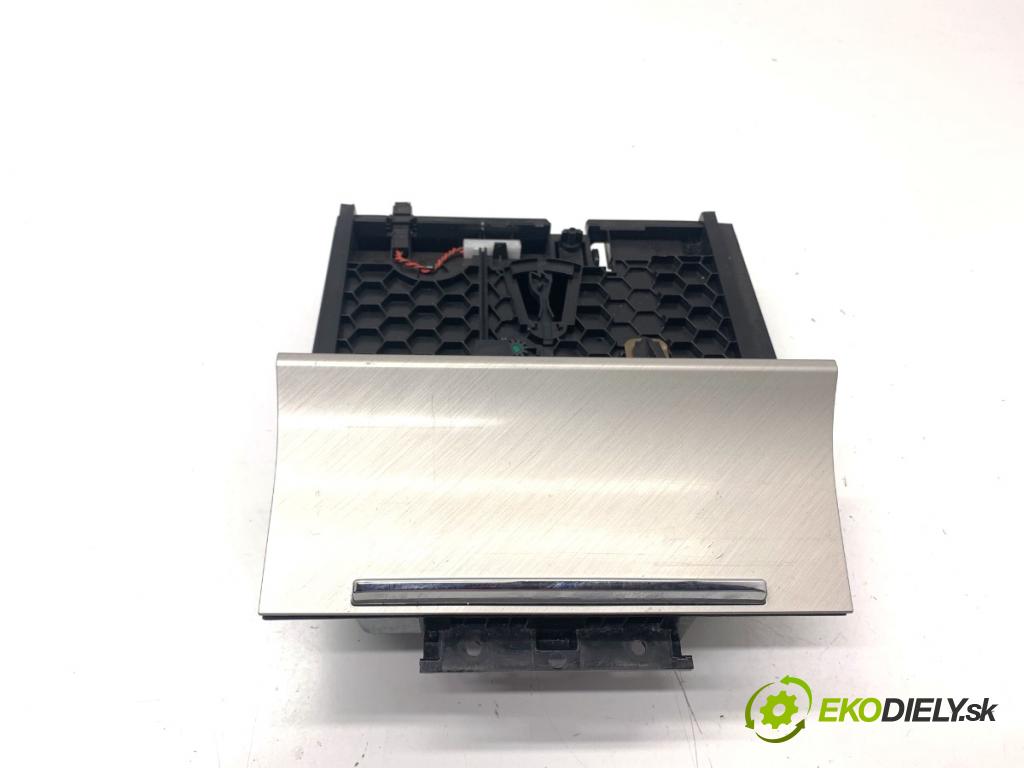 SKODA SUPERB III Kombi 2020 160 kW 1.4 TSI iV 1395 popelník 3V1863071