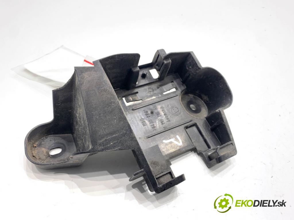 SKODA SUPERB III Kombi 2020 160 kW 1.4 TSI iV 1395 držiak Uchytenie Držiak Clona RADAR: pravy zad 3V9907456A