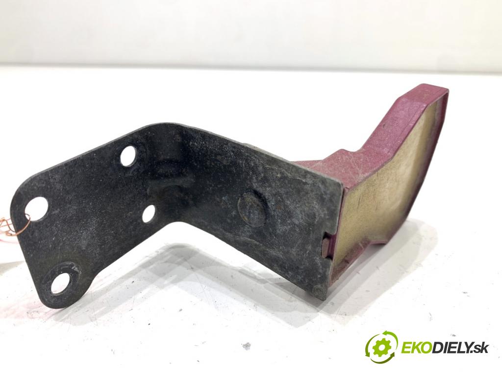 SKODA SUPERB III Kombi 2020 160 kW 1.4 TSI iV 1395 Zosilňovač Antenní: 3V0035497 (Zosilňovač)