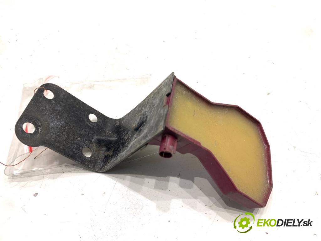 SKODA SUPERB III Kombi 2020 160 kW 1.4 TSI iV 1395 Zosilňovač Antenní: 3V0035497 (Zosilňovač)