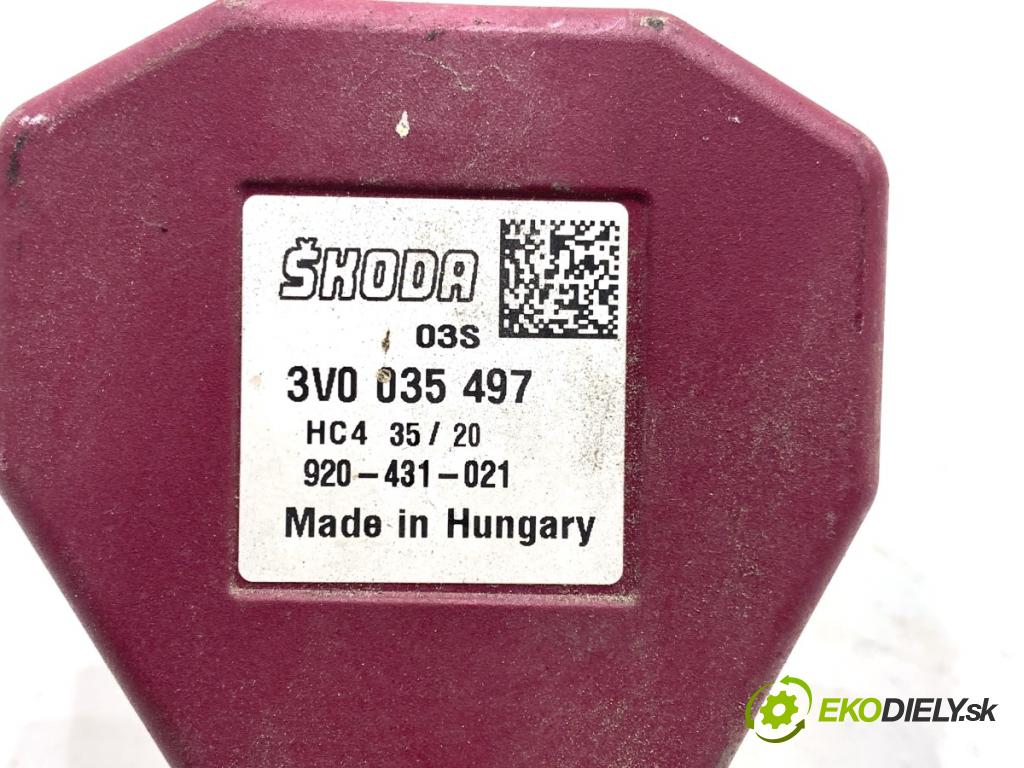 SKODA SUPERB III Kombi 2020 160 kW 1.4 TSI iV 1395 zesilovač Antenní: 3V0035497 (Zesilovač)