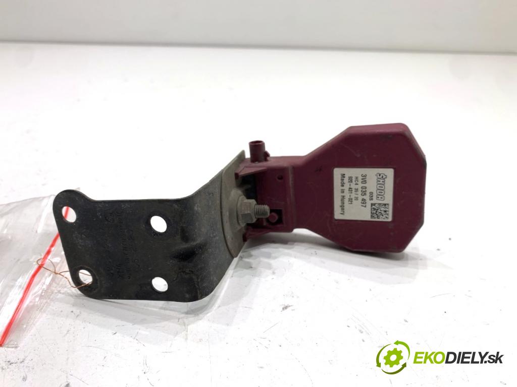 SKODA SUPERB III Kombi 2020 160 kW 1.4 TSI iV 1395 Zosilňovač Antenní: 3V0035497 (Zosilňovač)