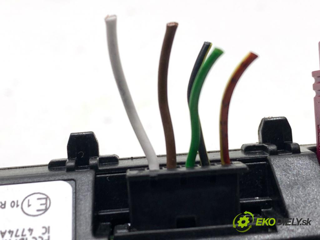 SKODA SUPERB III Kombi 2020 160 kW 1.4 TSI iV 1395 NABÍJAČKA: INDUKCIA: 5NA980611