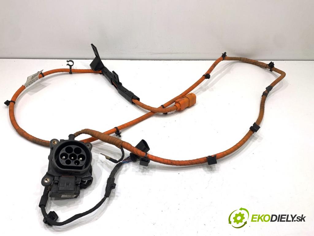 SKODA SUPERB III Kombi 2020 160 kW 1.4 TSI iV 1395 HNÍZDO: NABÍJANIE: 3V0971509