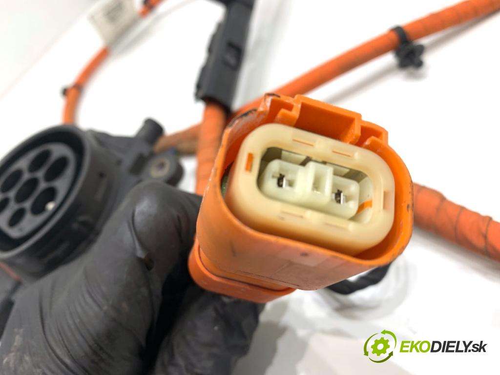 SKODA SUPERB III Kombi 2020 160 kW 1.4 TSI iV 1395 HNÍZDO: NABÍJANIE: 3V0971509