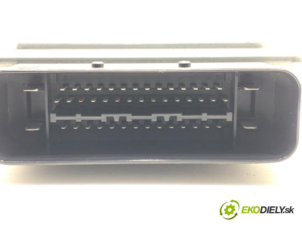 SKODA SUPERB III Kombi 2020 160 kW 1.4 TSI iV 1395 Modul nápravy 5Q0907376B