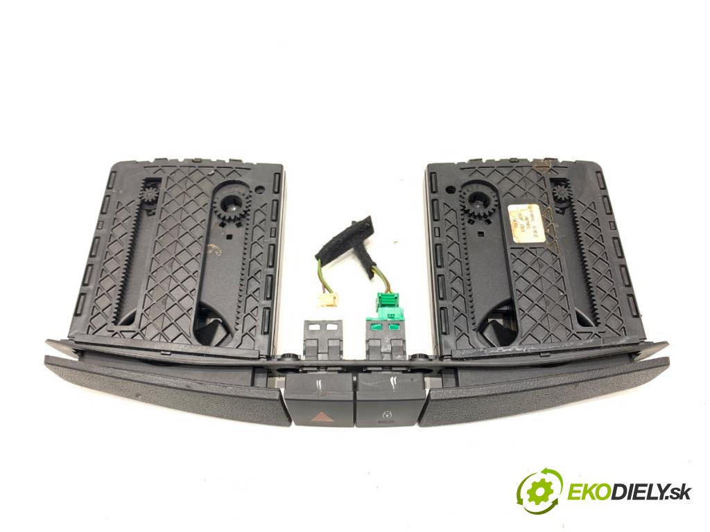 PEUGEOT 508 SW I Kombi 2017 133 kW 2.0 HDi 180 RXH 1997 držák na nápoje  (Držák nápojů)