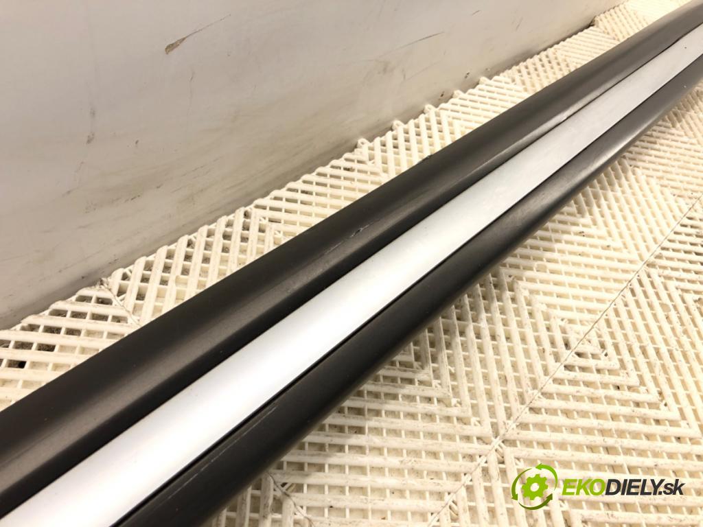 PEUGEOT 508 SW I Kombi 2017 133 kW 2.0 HDi 180 RXH 1997 lišta prahová pravý 9674306677