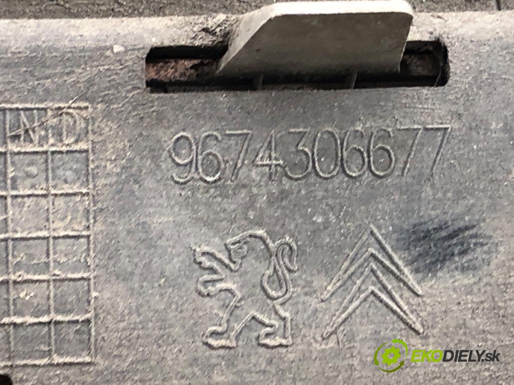 PEUGEOT 508 SW I Kombi 2017 133 kW 2.0 HDi 180 RXH 1997 lišta prahová pravý 9674306677