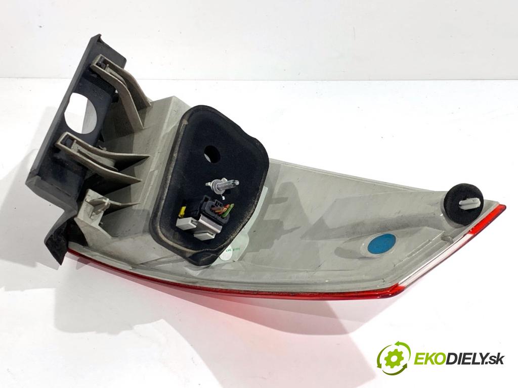 PEUGEOT 508 SW I Kombi 2017 133 kW 2.0 HDi 180 RXH 1997 světlo pravý zadní část