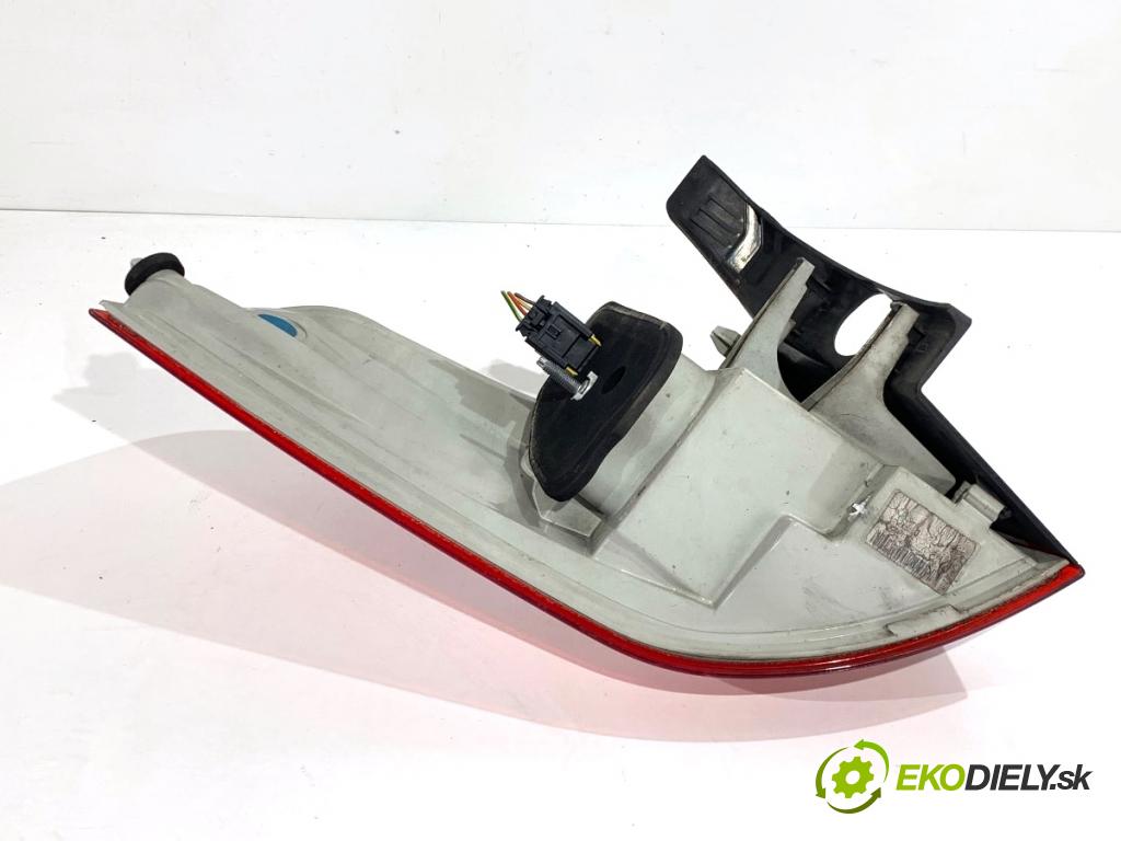 PEUGEOT 508 SW I Kombi 2017 133 kW 2.0 HDi 180 RXH 1997 světlo pravý zadní část
