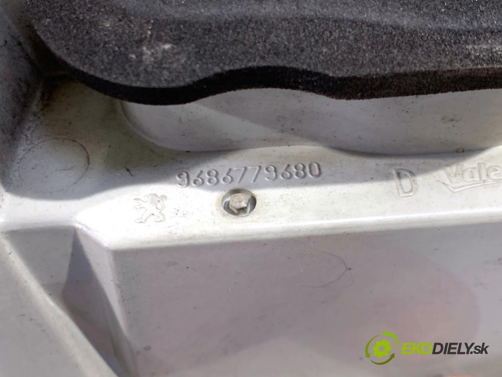 PEUGEOT 508 SW I Kombi 2017 133 kW 2.0 HDi 180 RXH 1997 světlo pravý zadní část