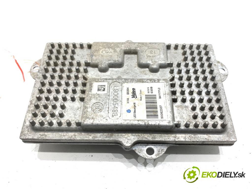 PEUGEOT 508 SW I Kombi 2017 133 kW 2.0 HDi 180 RXH 1997 Menič XENON 90062307 (Riadiaca jednotka xenónu)