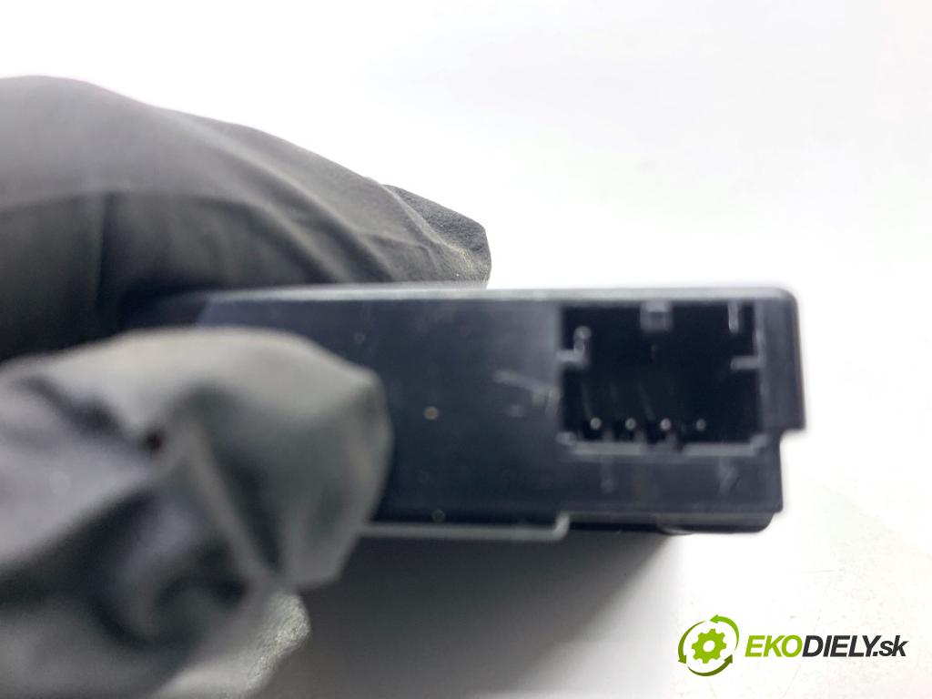 SKODA SUPERB III Kombi 2020 160 kW 1.4 TSI iV 1395 HNÍZDO: USB 3G5035954A