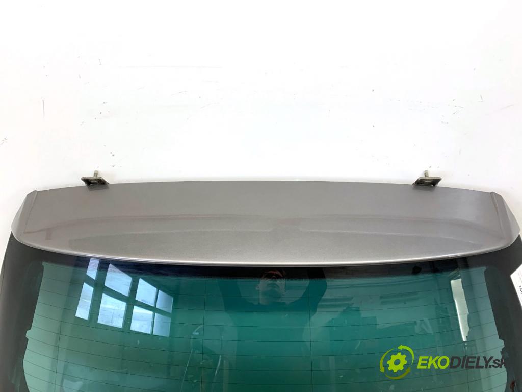 VW GOLF VII liftback 2016 92 kW 1.4 TSI 1395 kapota zadní část LA7N