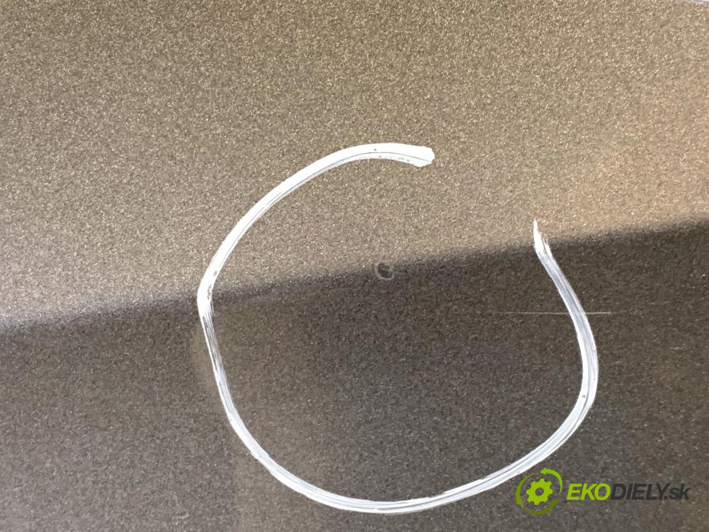 VW GOLF VII liftback 2016 92 kW 1.4 TSI 1395 Dvere pravy zad LA7N