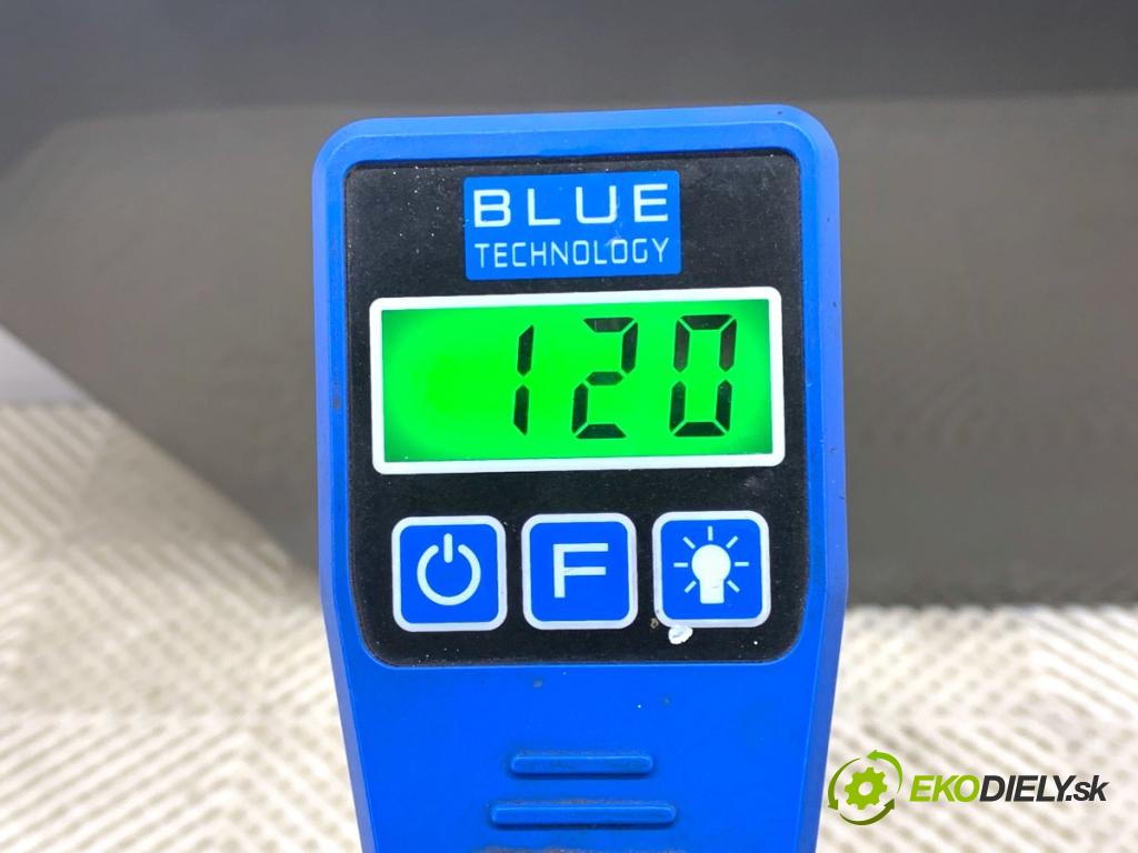 VW GOLF VII liftback 2016 92 kW 1.4 TSI 1395 Dvere pravy zad LA7N