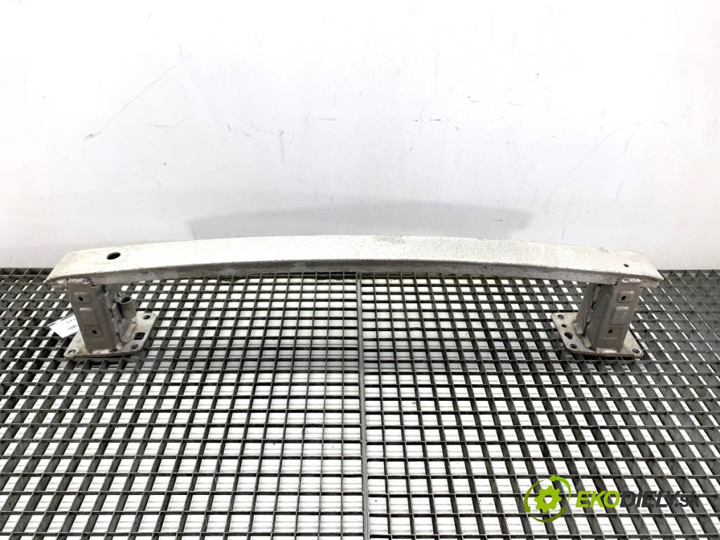 PEUGEOT 308 II liftback 2020 96 kW 1.2 THP 130 1199 výztuha nárazníka zadní část  (Zadní výztuha)