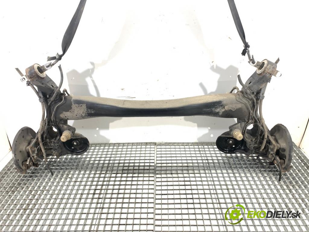 PEUGEOT 308 II liftback 2020 96 kW 1.2 THP 130 1199 výztuha zadní část 