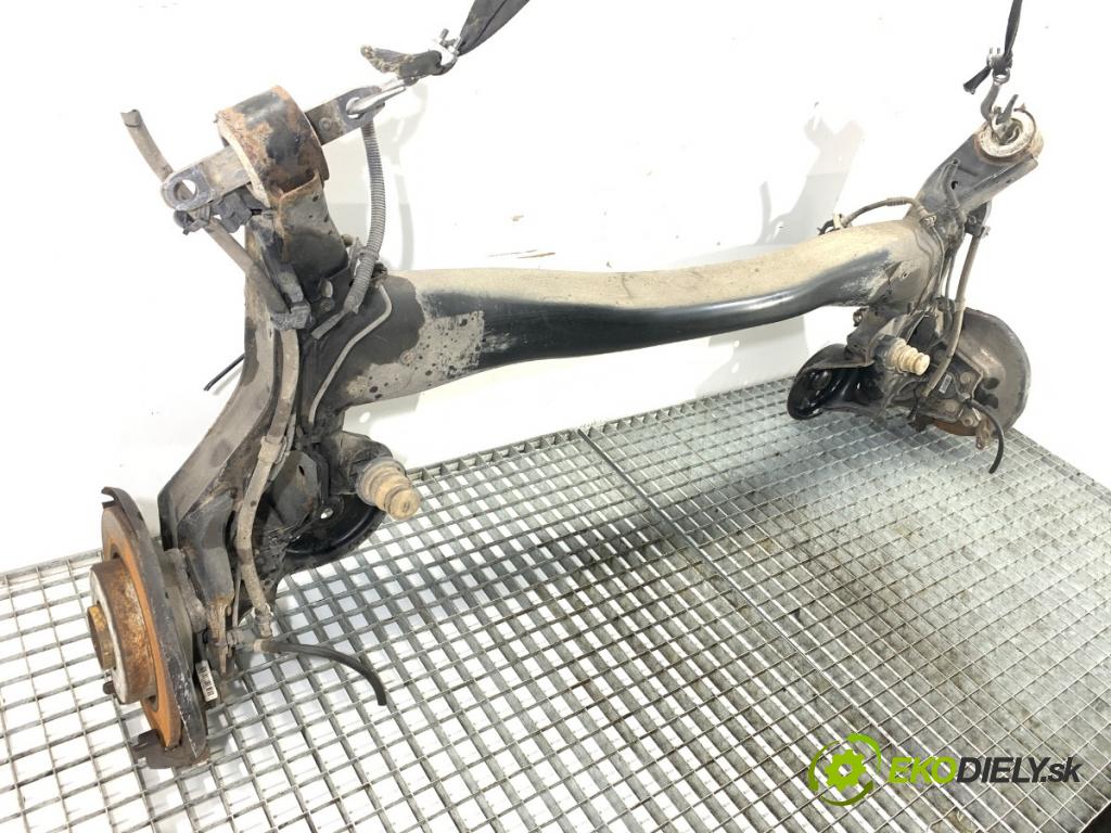 PEUGEOT 308 II liftback 2020 96 kW 1.2 THP 130 1199 výztuha zadní část