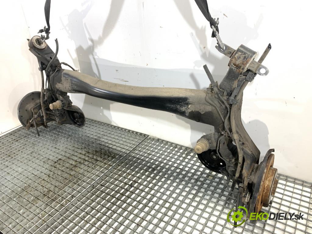 PEUGEOT 308 II liftback 2020 96 kW 1.2 THP 130 1199 výztuha zadní část