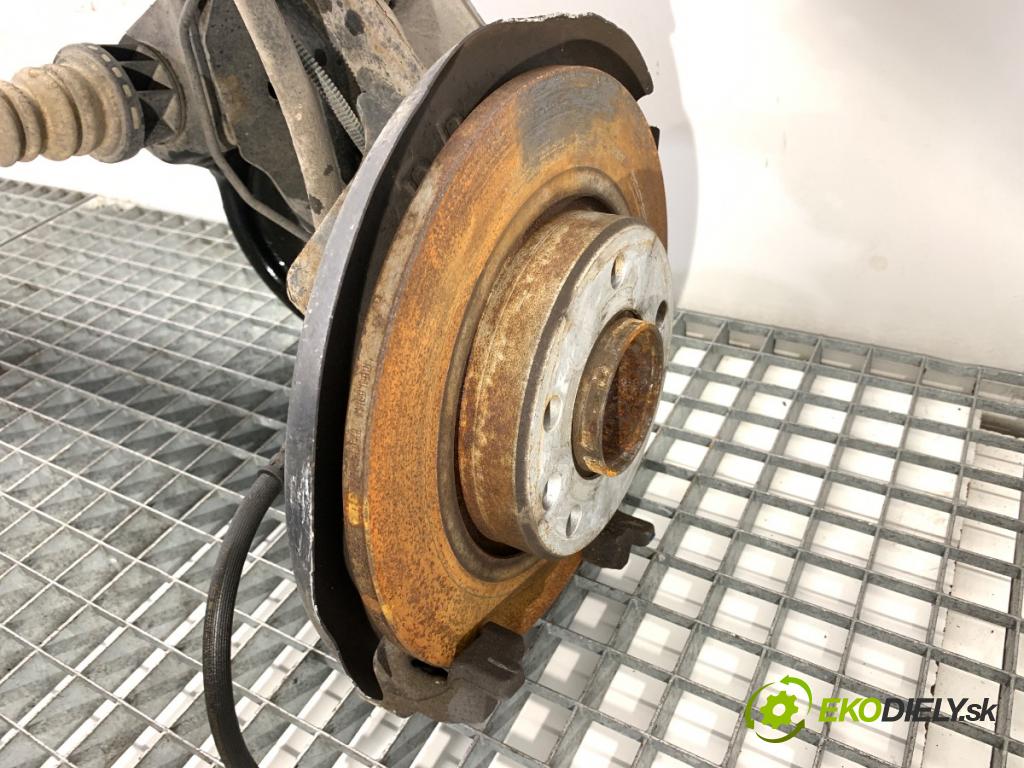 PEUGEOT 308 II liftback 2020 96 kW 1.2 THP 130 1199 výztuha zadní část