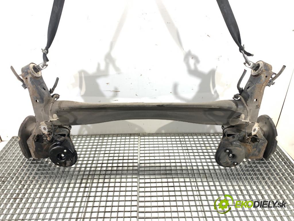 PEUGEOT 308 II liftback 2020 96 kW 1.2 THP 130 1199 výztuha zadní část