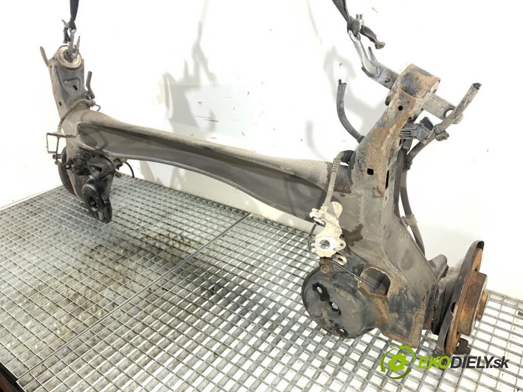 PEUGEOT 308 II liftback 2020 96 kW 1.2 THP 130 1199 výztuha zadní část